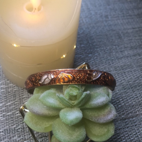 ๐
Handmade Bracelet From Belize Aquatic Life Theme ๐
- Picture 11 of 14